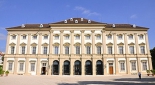 Palais Liechtenstein wo am 22.12. der Coca-Cola-Weihnachtstruck sein wird - Quelle: http://www.planet-vienna.com/spots/Palais/liechtenstein_gartenpalais/liechtenstein_garten.htm