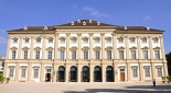 Palais Liechtenstein wo am 22.12. der Coca-Cola-Weihnachtstruck sein wird - Quelle: http://www.planet-vienna.com/spots/Palais/liechtenstein_gartenpalais/liechtenstein_garten.htm